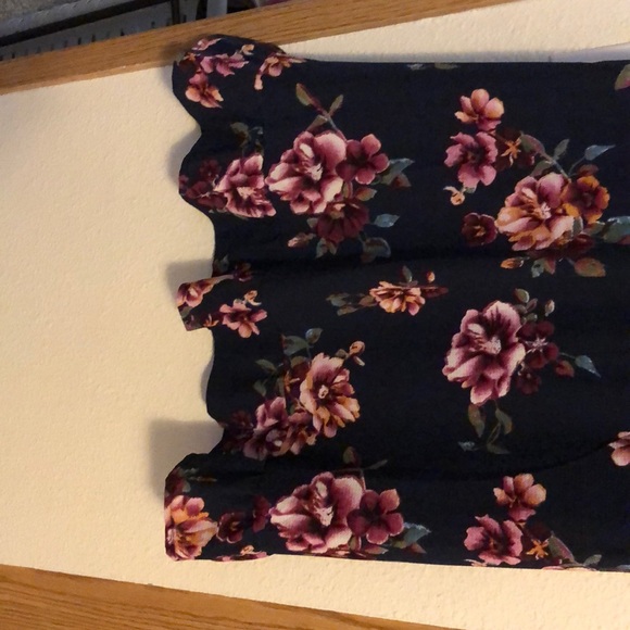 Spring dress - Picture 3 of 3